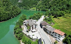 Albergo Al Lago